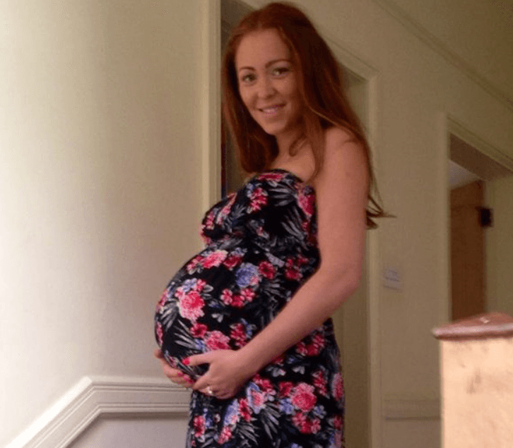 Pregnant natasha. Дочь Ричи Невилл. Loren Hamilton pregnant. Наташа Гамильтон сколько детей.